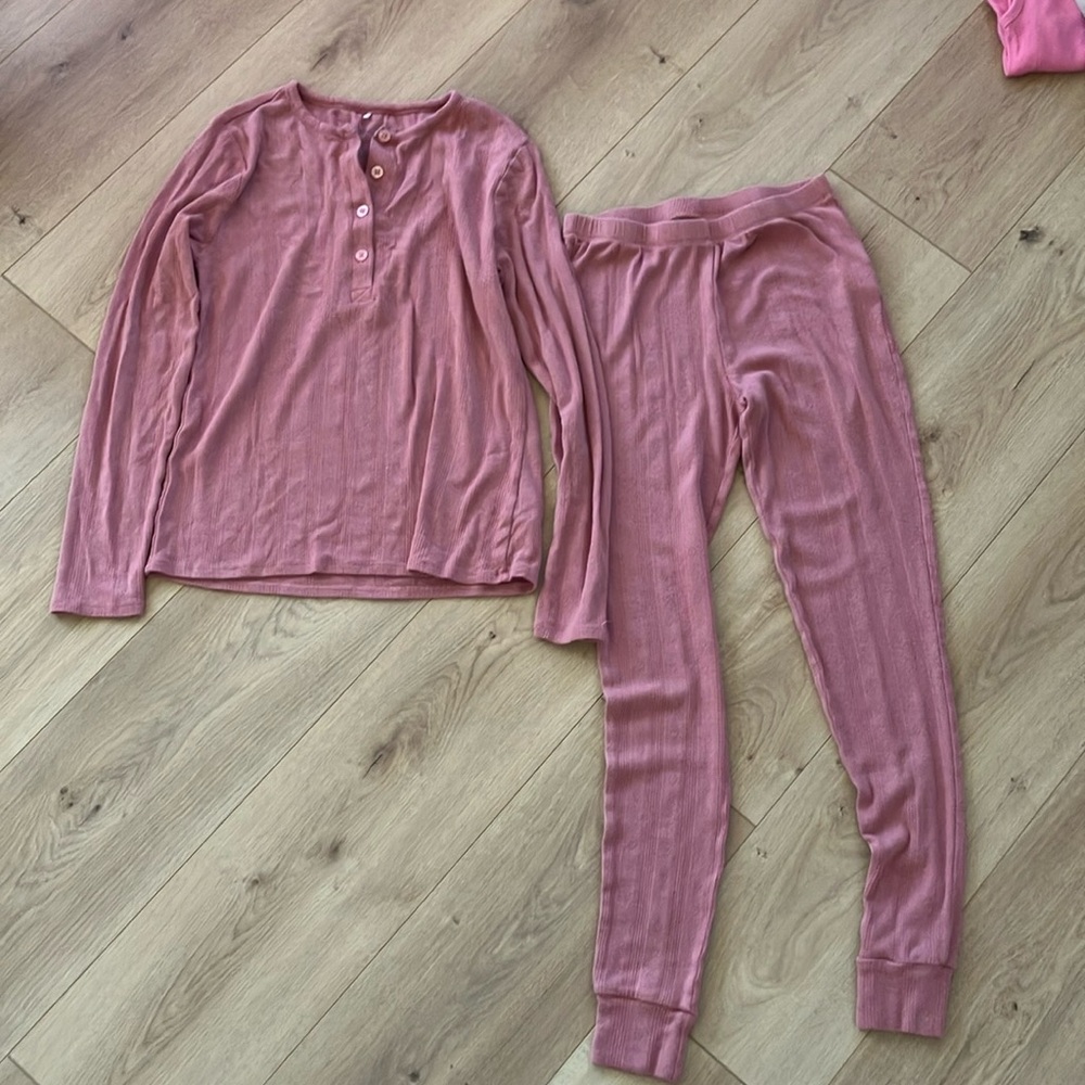 Posh Peanut Women’s Dusty Rose Pointelle Henley top & Pointelle leggings